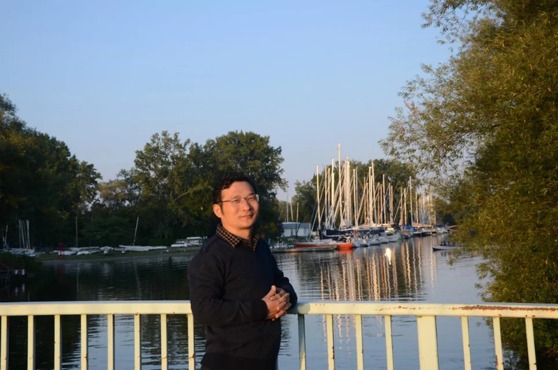 杨刚.jpg