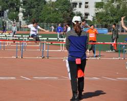 吴娜铜须参赛照片